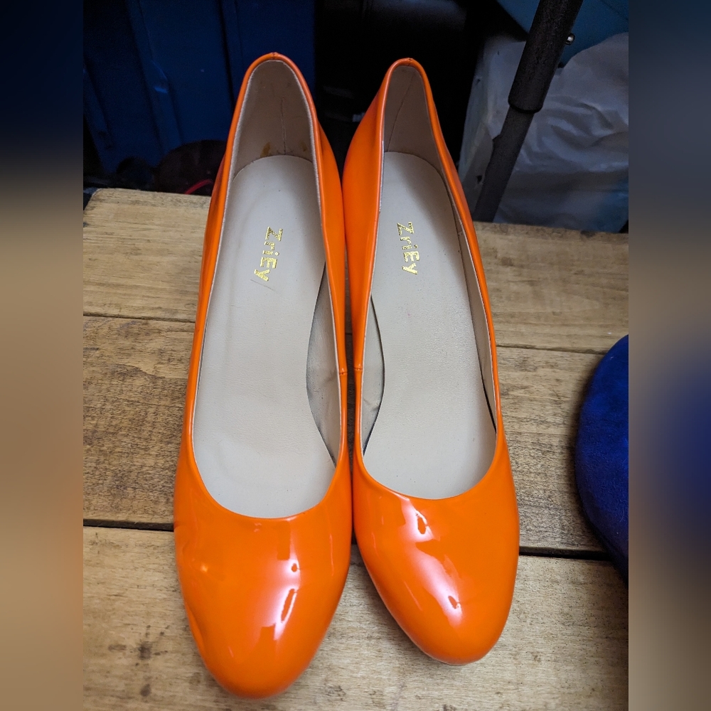 Orange ZriEy Heels. 3" Size 10